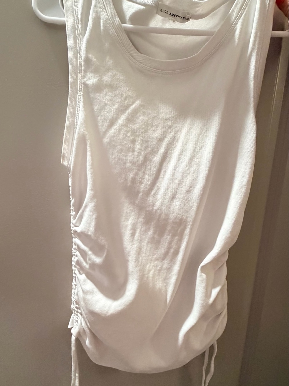 Good American White Side-Ruched Tank Top